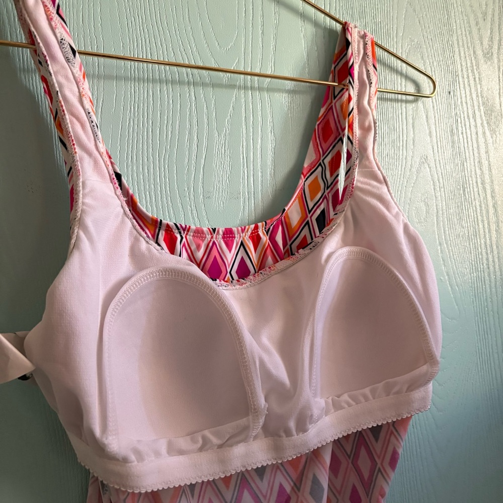 5for20 Liz Claiborne Pink and Orange Diamond Swimsuit Top - Picture 5 of 9